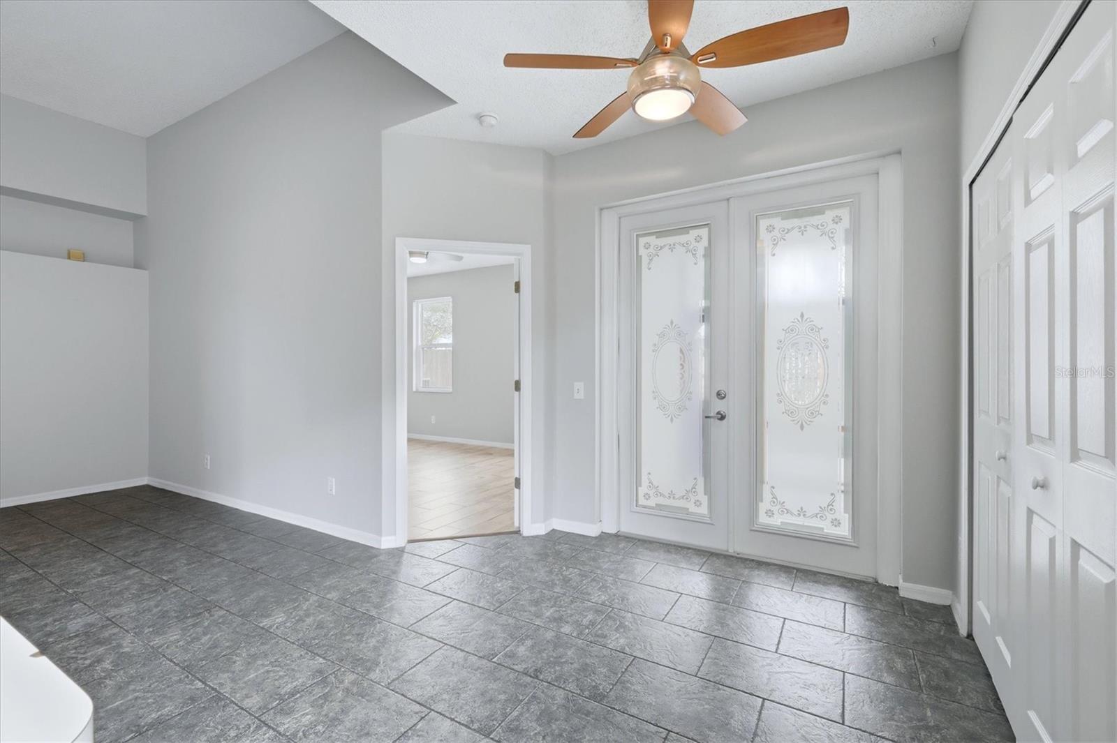 Image 16 of 33 For 919 Grand Canyon Drive