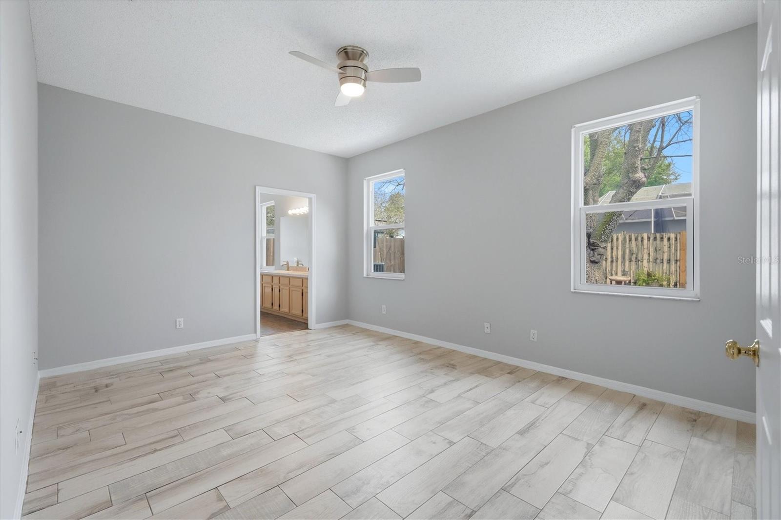 Image 21 of 33 For 919 Grand Canyon Drive