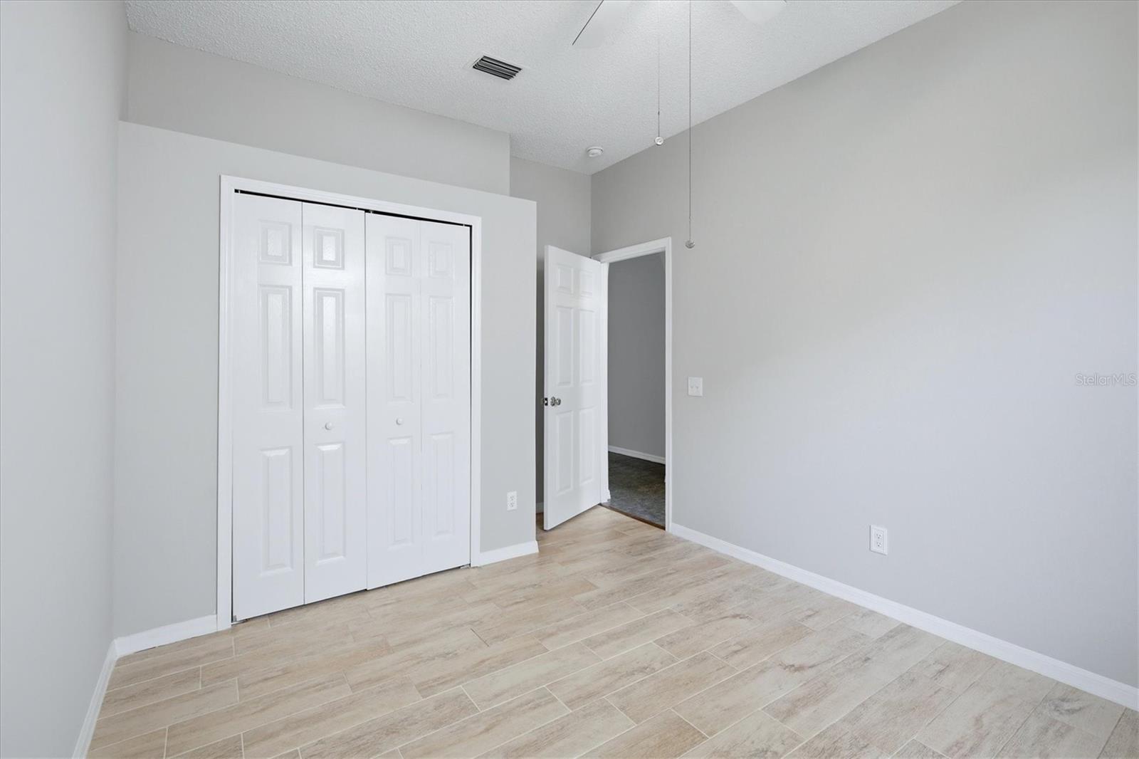 Image 25 of 33 For 919 Grand Canyon Drive