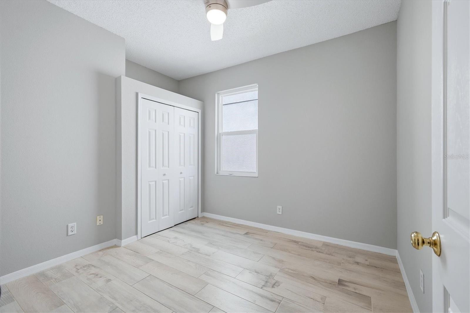 Image 26 of 33 For 919 Grand Canyon Drive