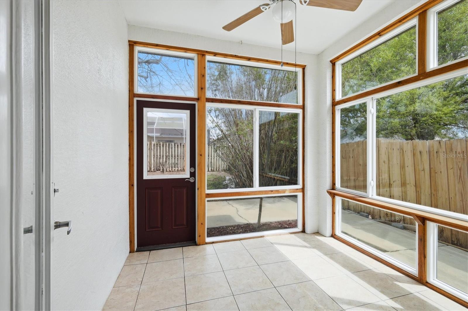 Image 29 of 33 For 919 Grand Canyon Drive