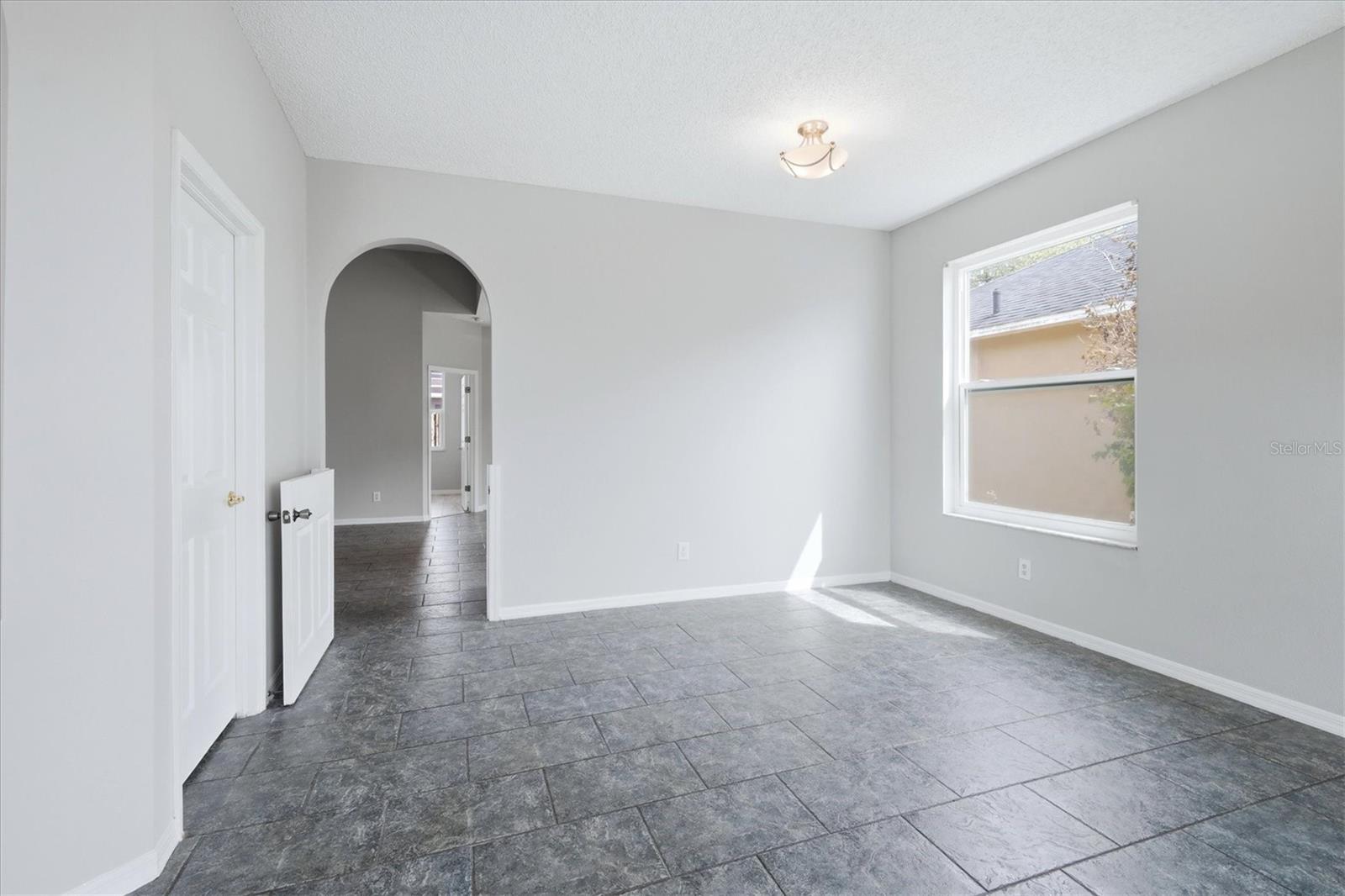 Image 9 of 33 For 919 Grand Canyon Drive