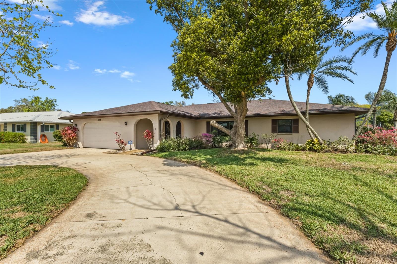 Image 3 of 84 For 5109 Palm Aire Drive