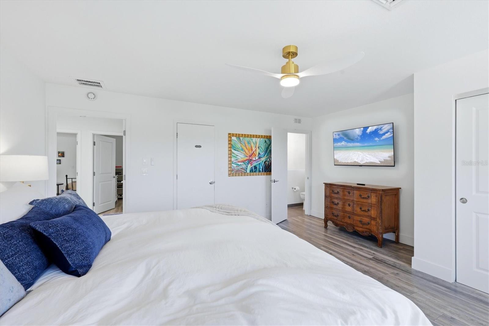 Image 32 of 49 For 2538 Trinidad Street