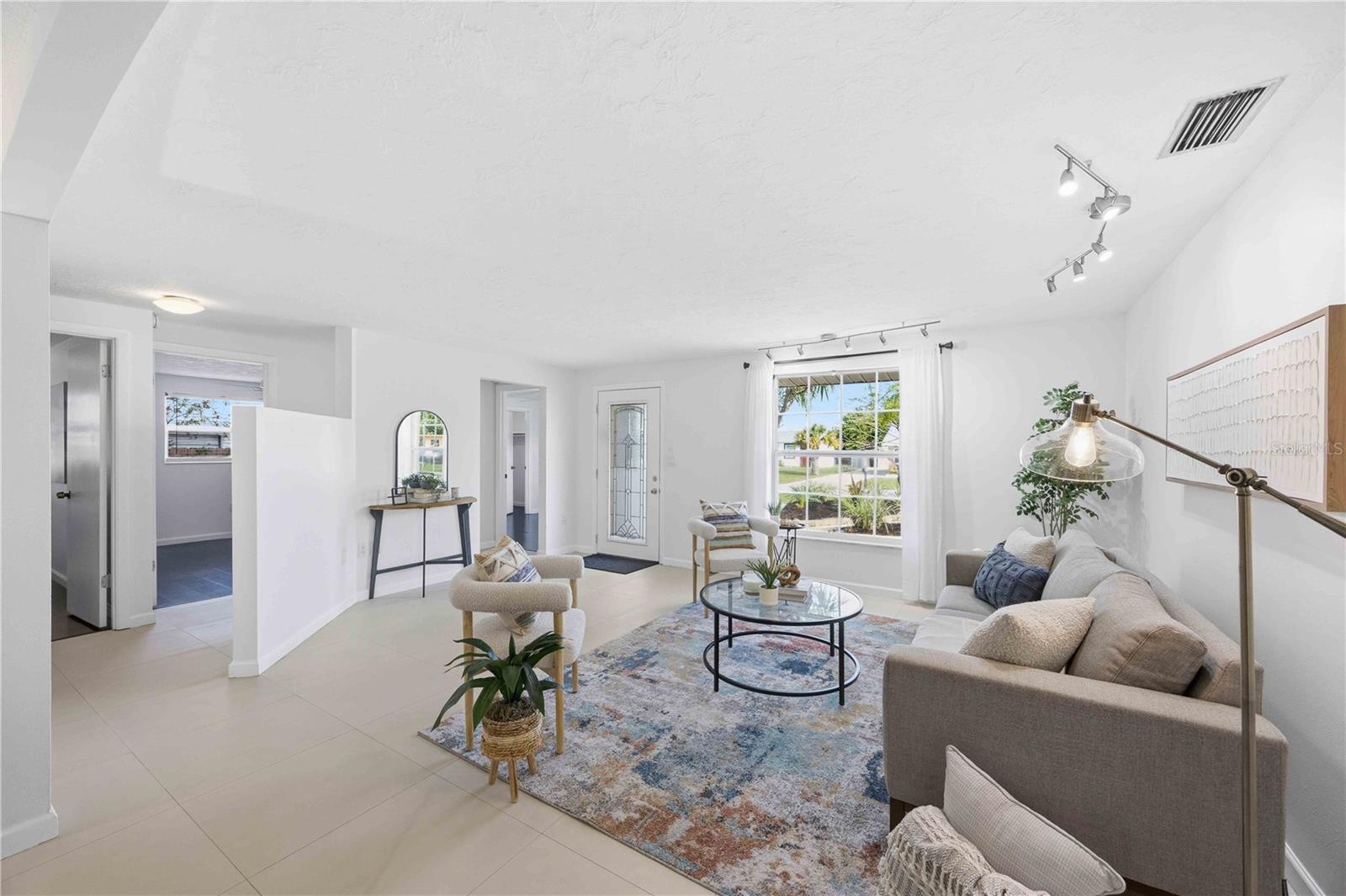 Image 11 of 72 For 2546 Parma Street