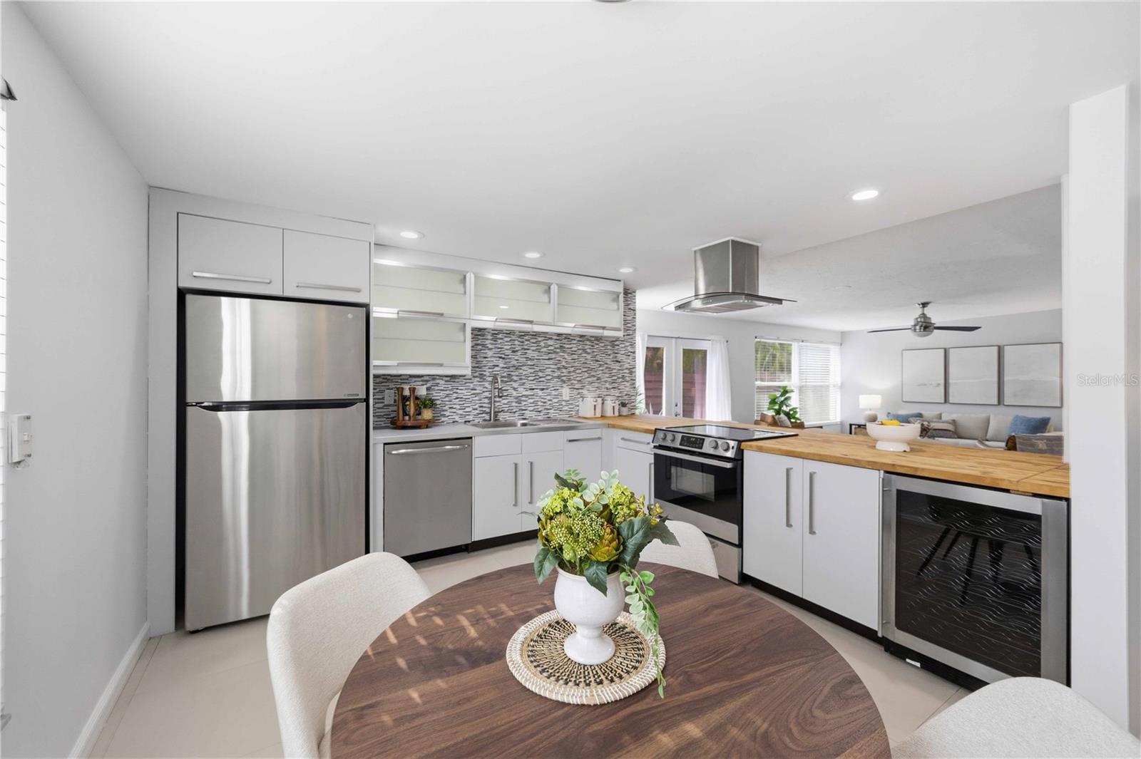 Image 19 of 72 For 2546 Parma Street