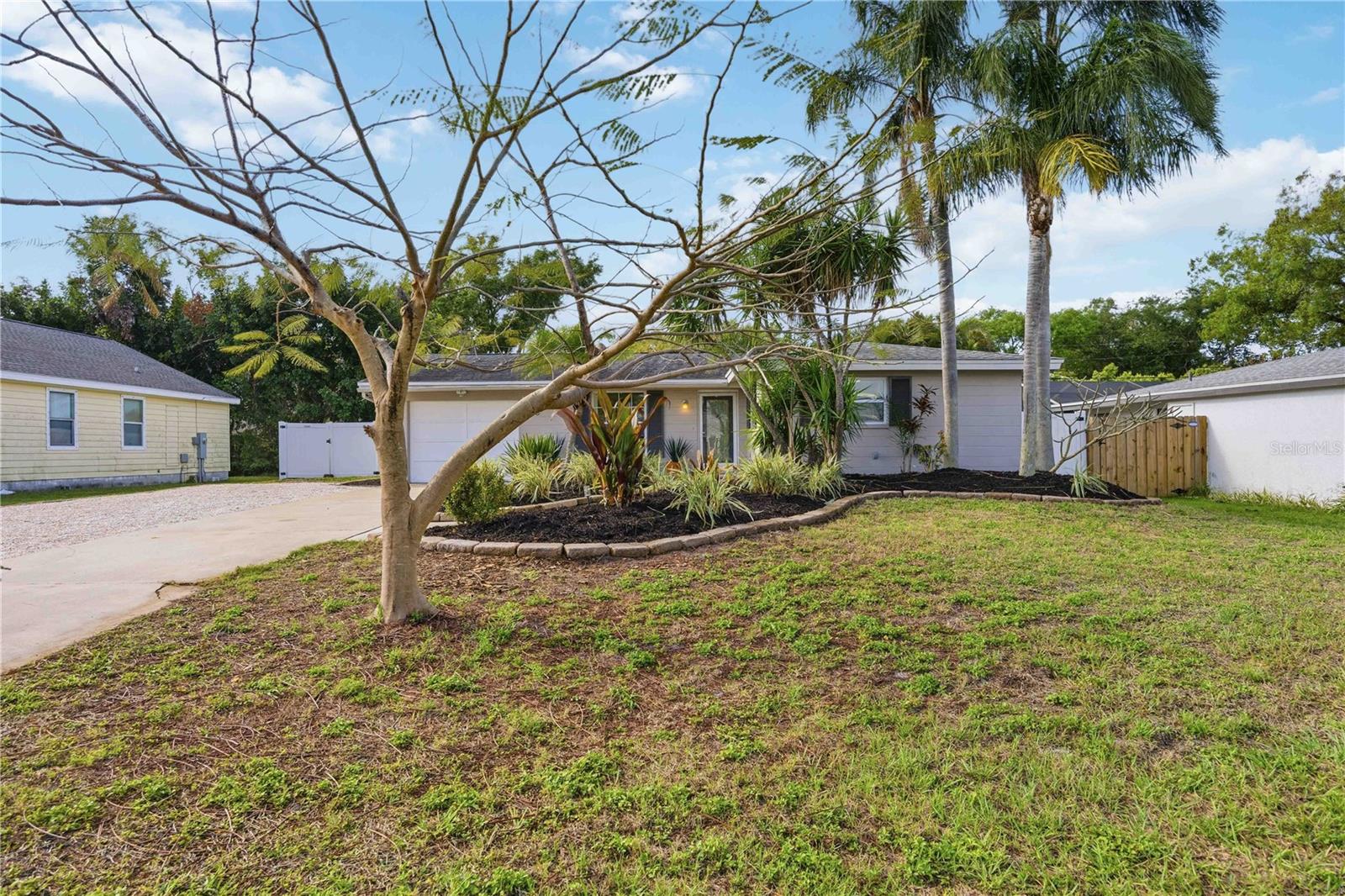 Image 2 of 72 For 2546 Parma Street