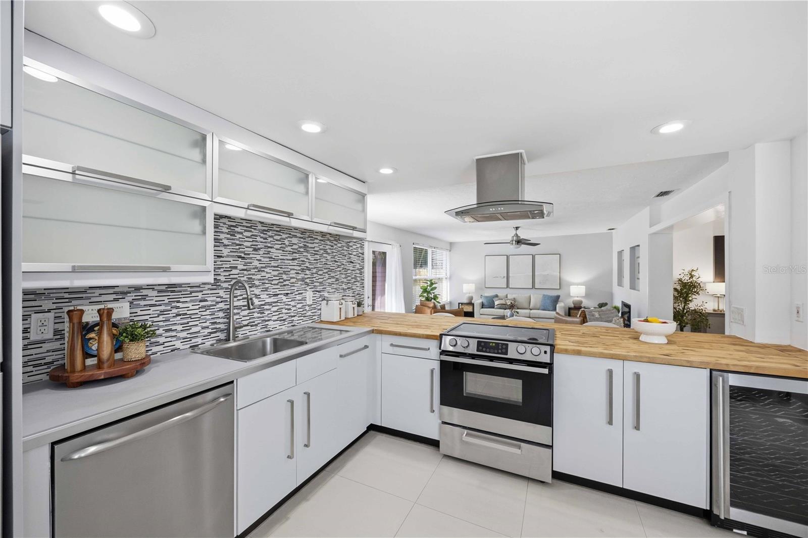 Image 20 of 72 For 2546 Parma Street