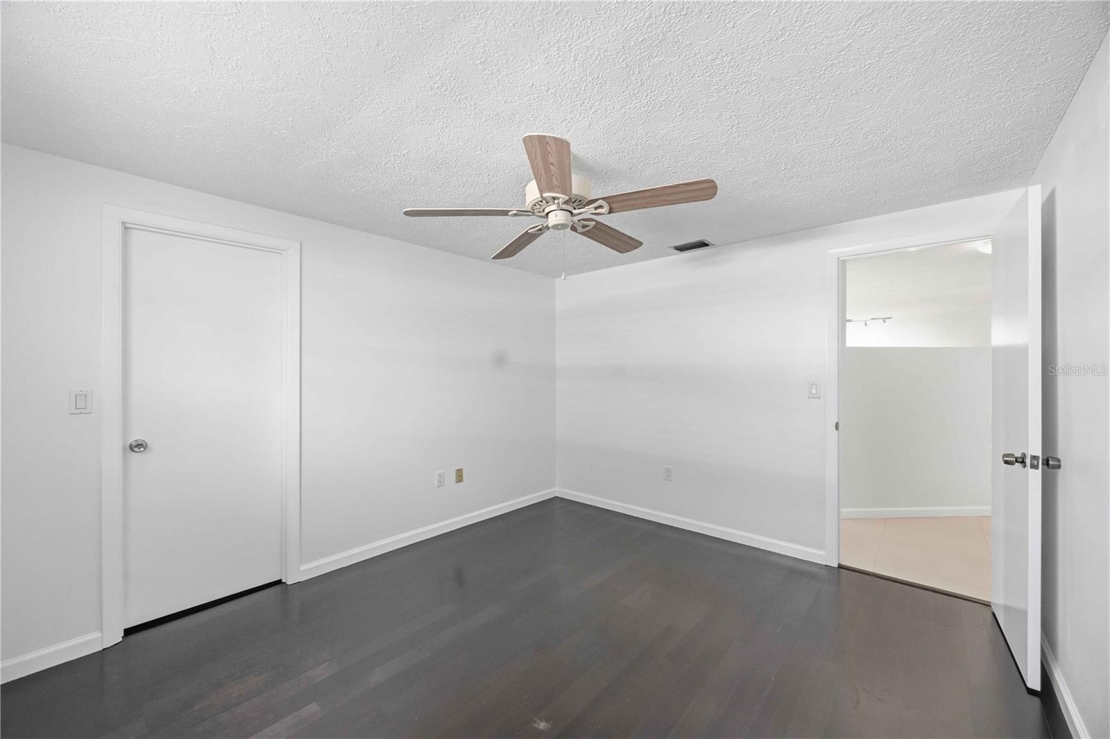 Image 36 of 72 For 2546 Parma Street