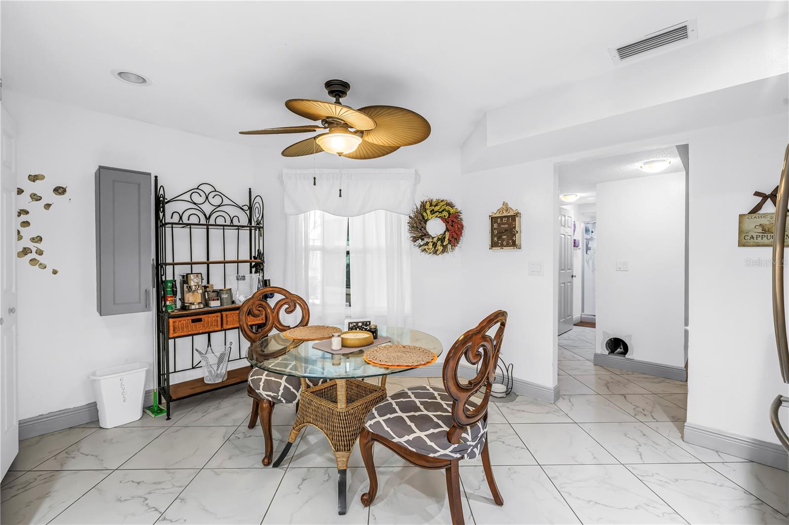 Image 14 of 52 For 415 Spring Lakes Boulevard 415 D