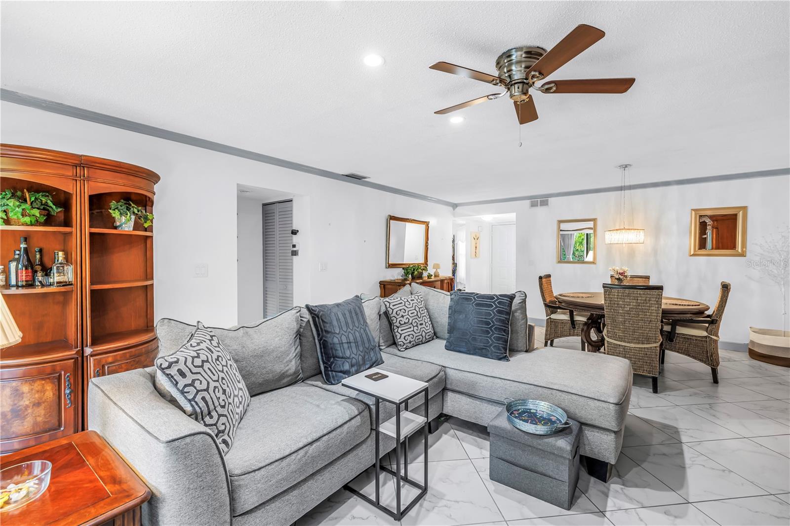 Image 3 of 52 For 415 Spring Lakes Boulevard 415 D