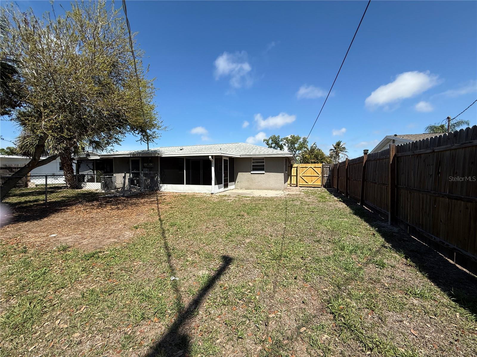 Image 13 of 14 For 450 Briarwood Road