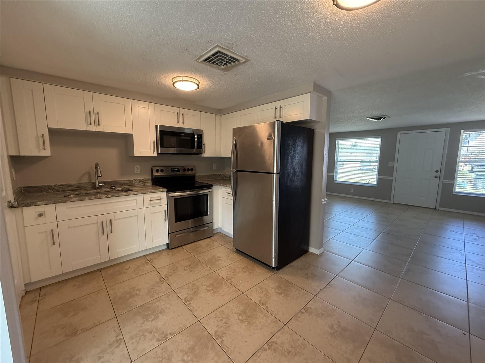 Image 4 of 14 For 450 Briarwood Road