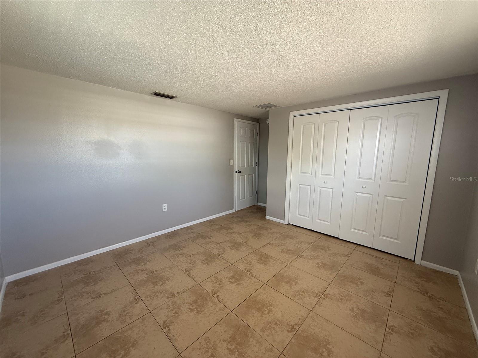 Image 7 of 14 For 450 Briarwood Road