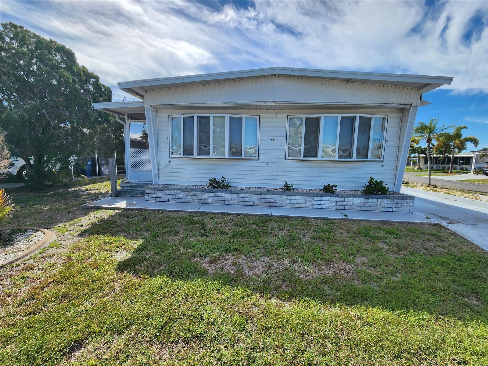 Details for 305 Batan Court, BRADENTON, FL 34207