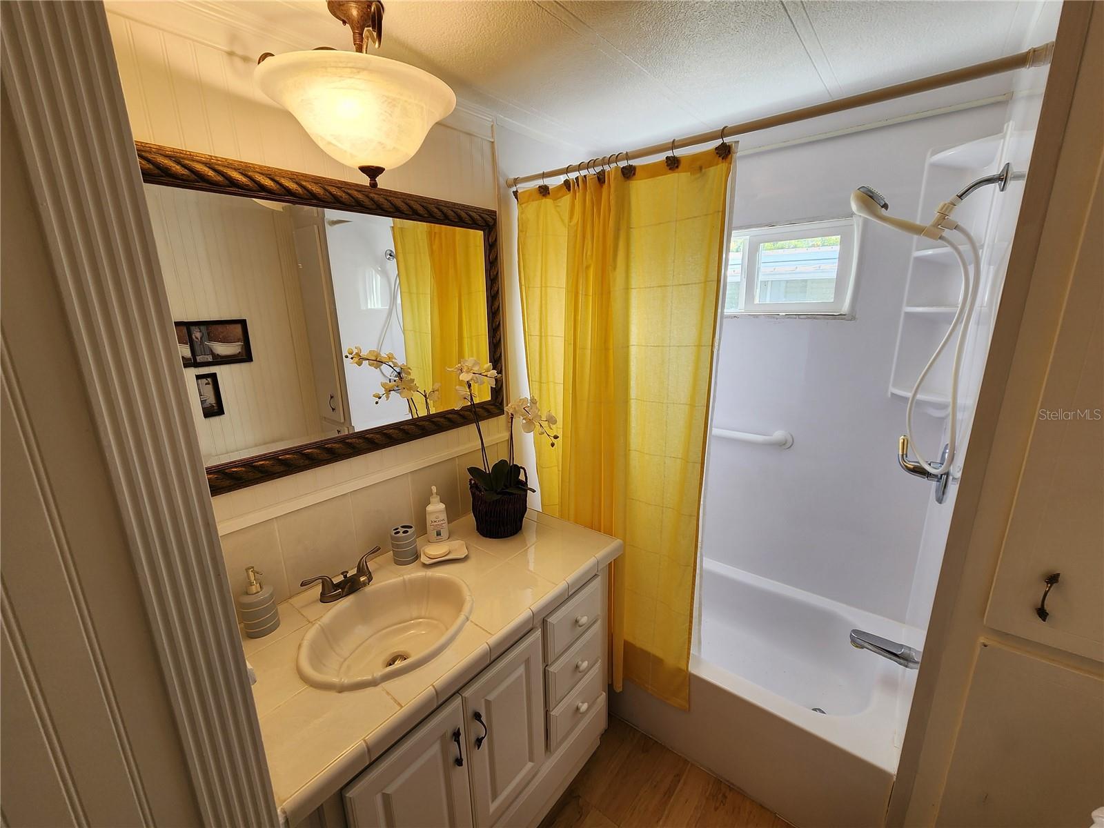 Image 11 of 25 For 305 Batan Court