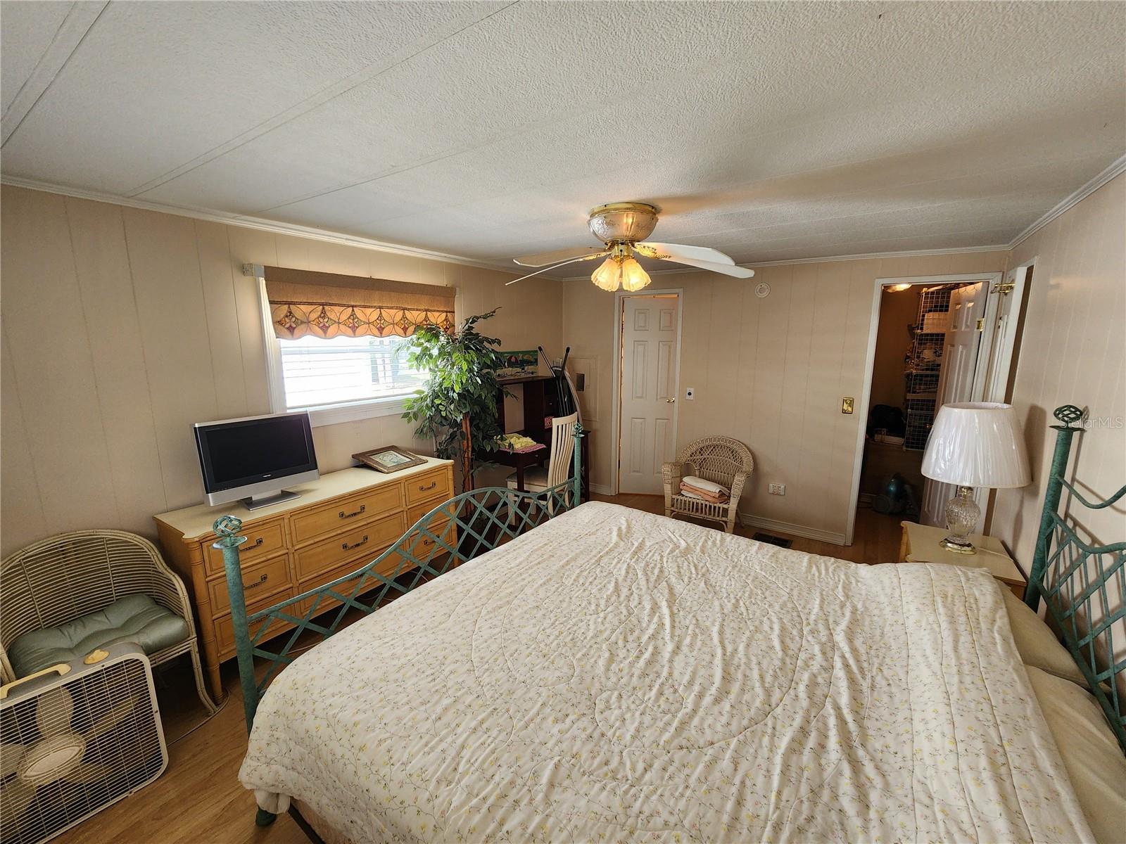 Image 18 of 25 For 305 Batan Court