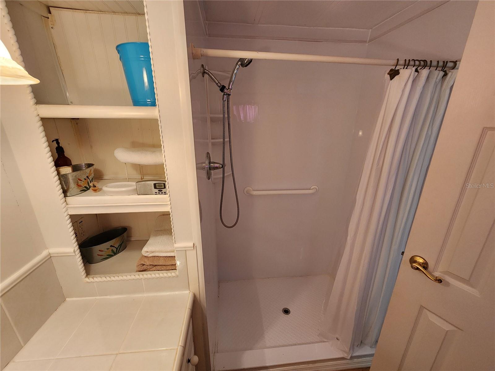 Image 20 of 25 For 305 Batan Court