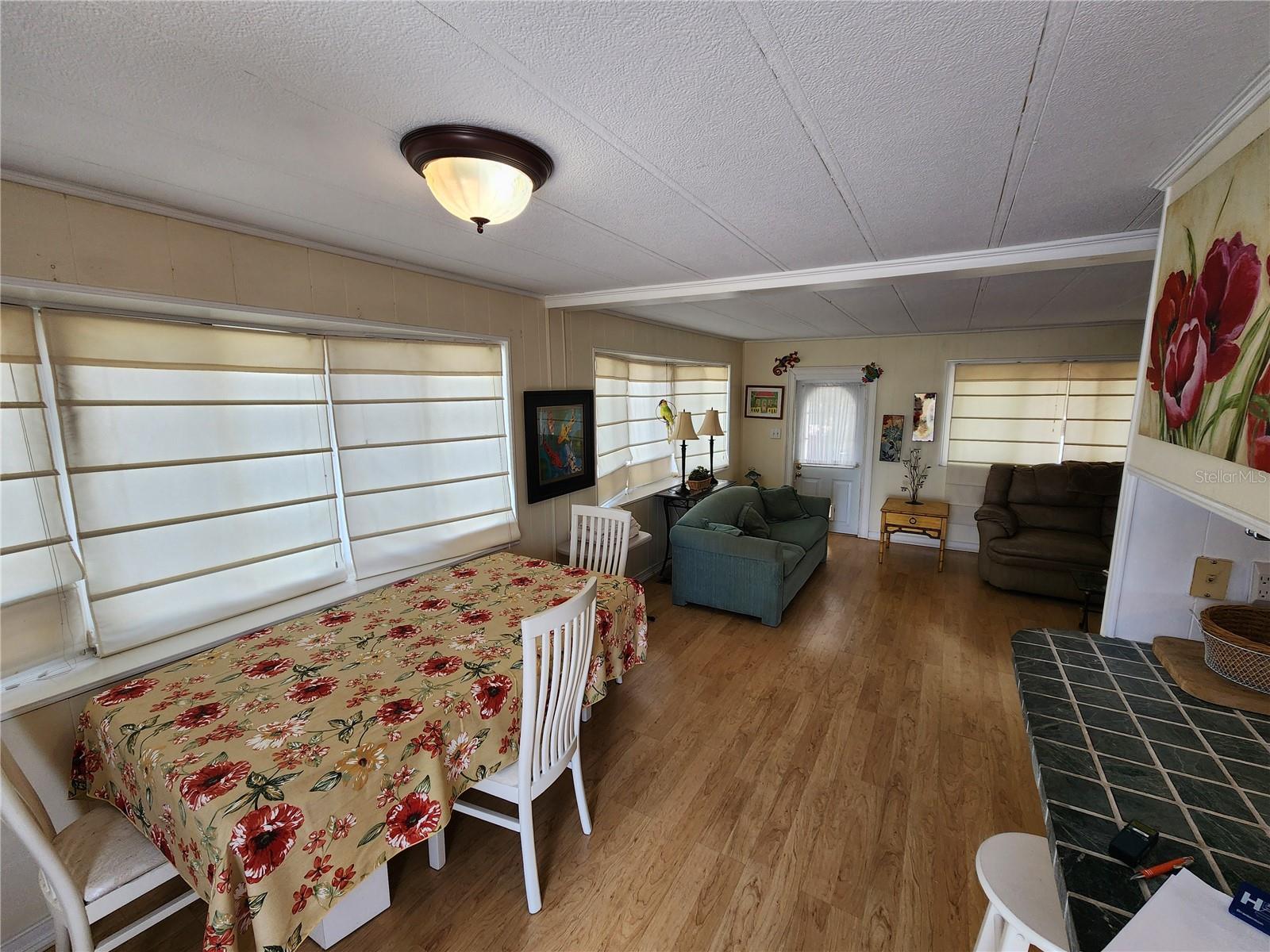 Image 6 of 25 For 305 Batan Court