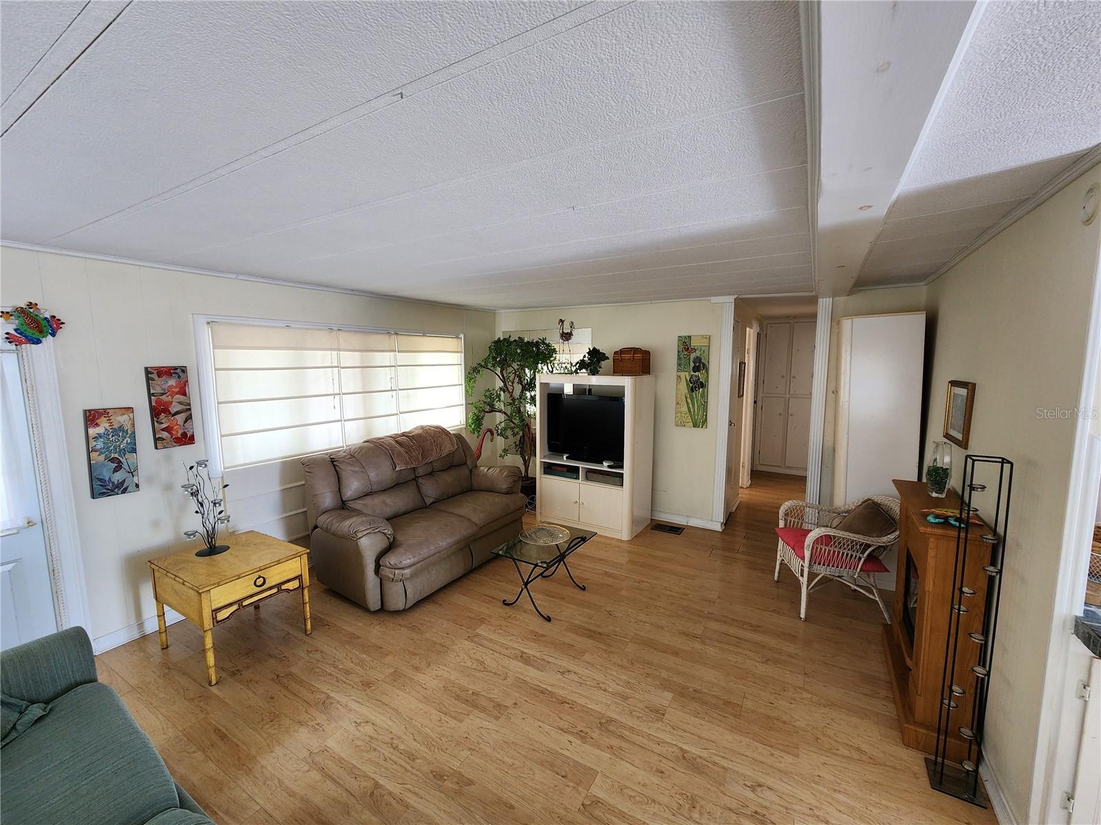 Image 8 of 25 For 305 Batan Court