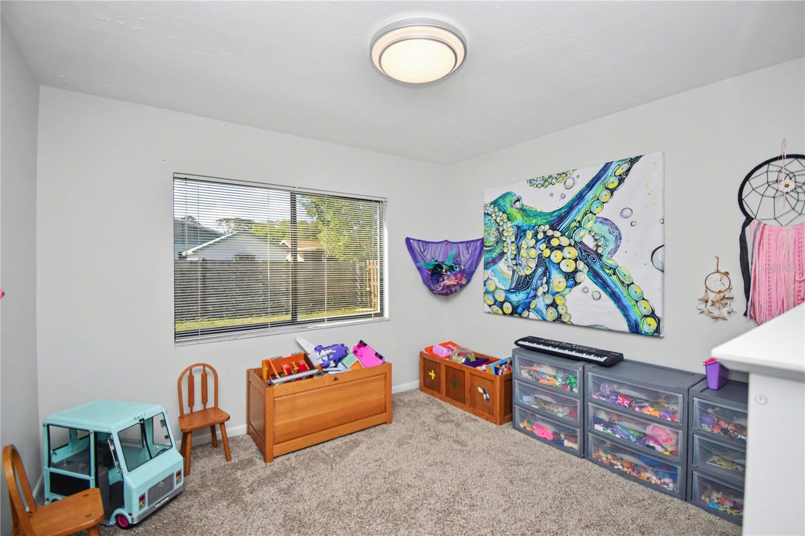 Listing photo id 19 for 6456 Tarawa Drive