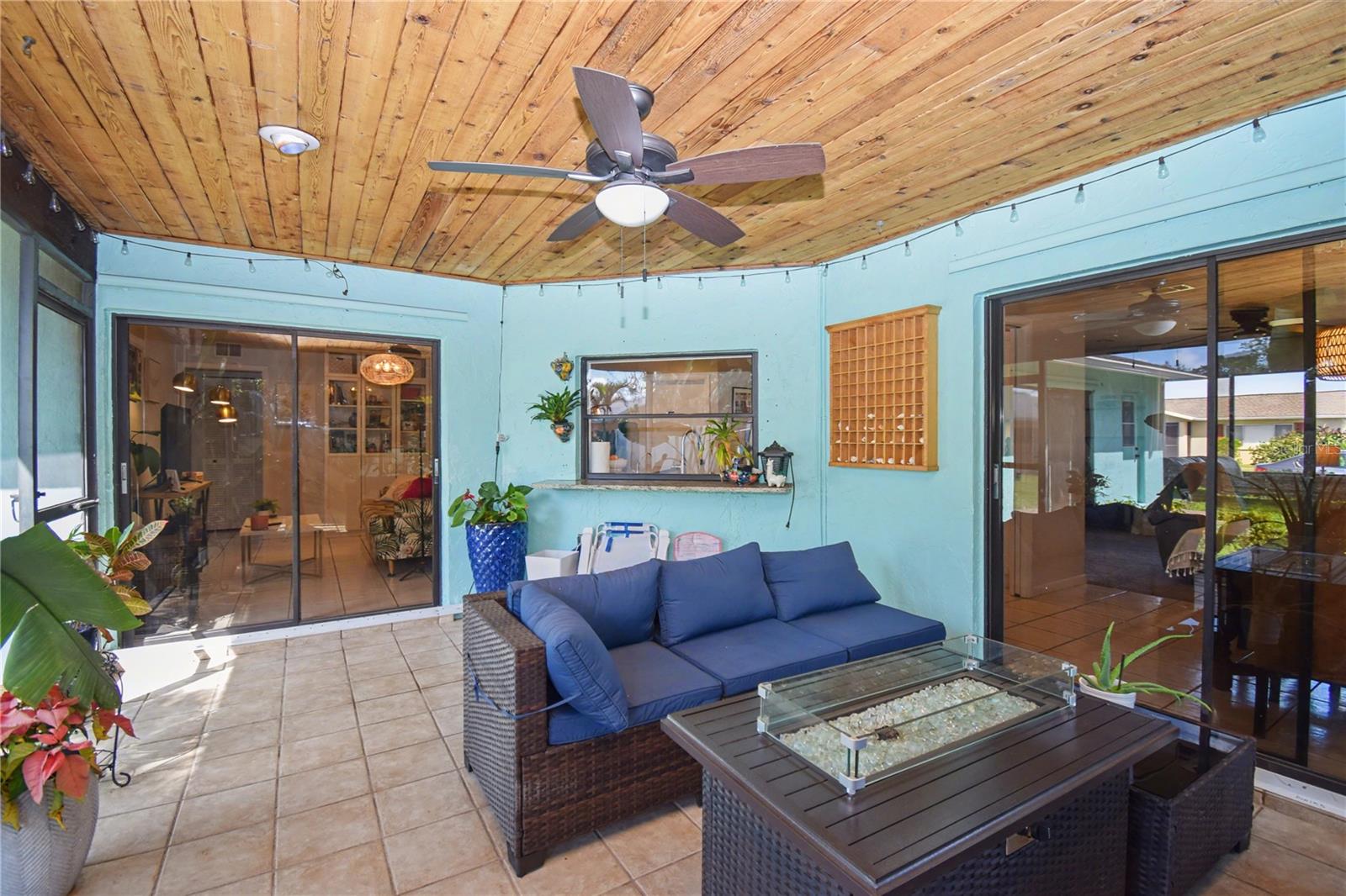Listing photo id 25 for 6456 Tarawa Drive