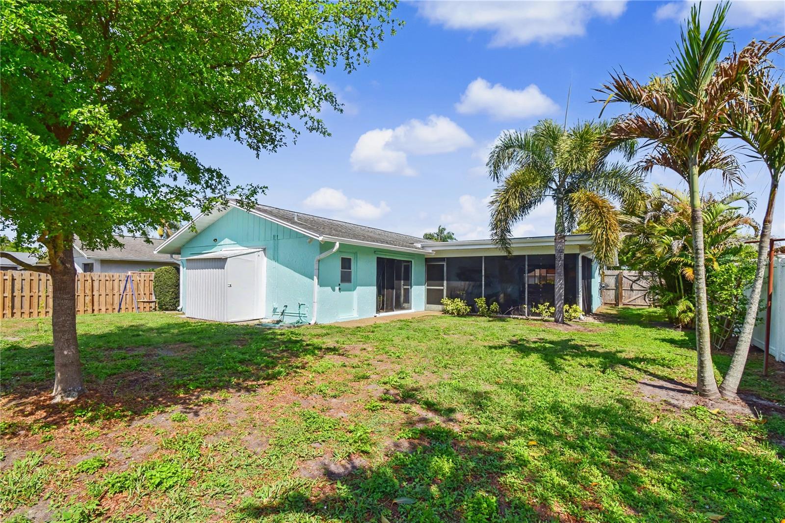 Listing photo id 27 for 6456 Tarawa Drive