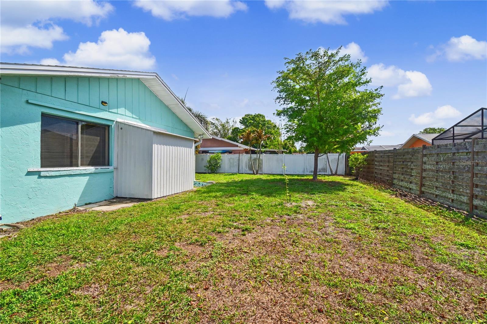 Listing photo id 28 for 6456 Tarawa Drive