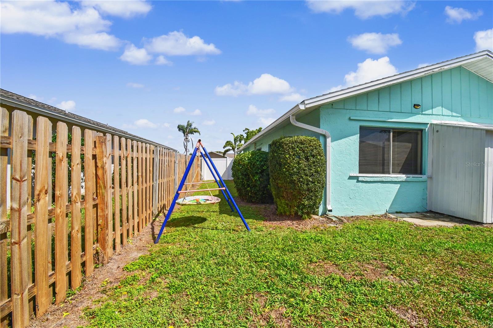 Listing photo id 29 for 6456 Tarawa Drive