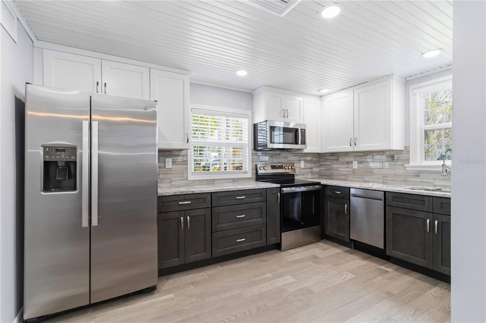 Image 17 of 55 For 607 Manatee Avenue