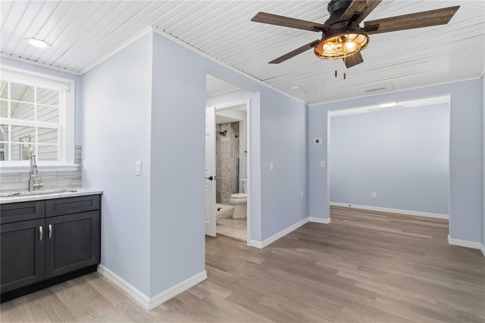 Image 19 of 55 For 607 Manatee Avenue