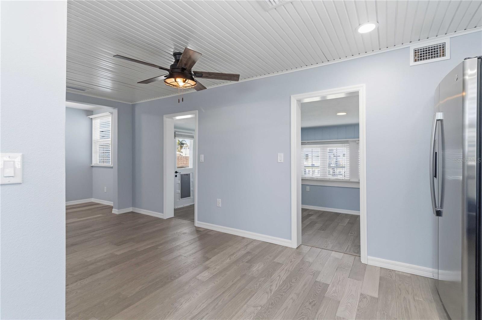 Image 20 of 55 For 607 Manatee Avenue