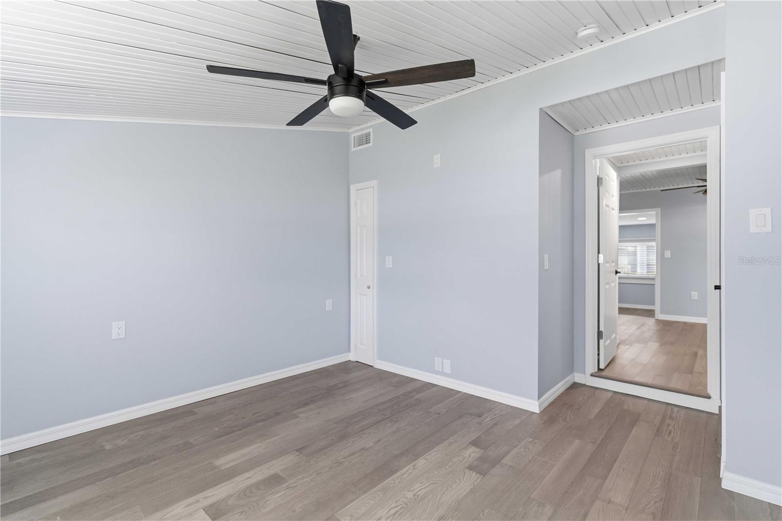 Image 24 of 55 For 607 Manatee Avenue