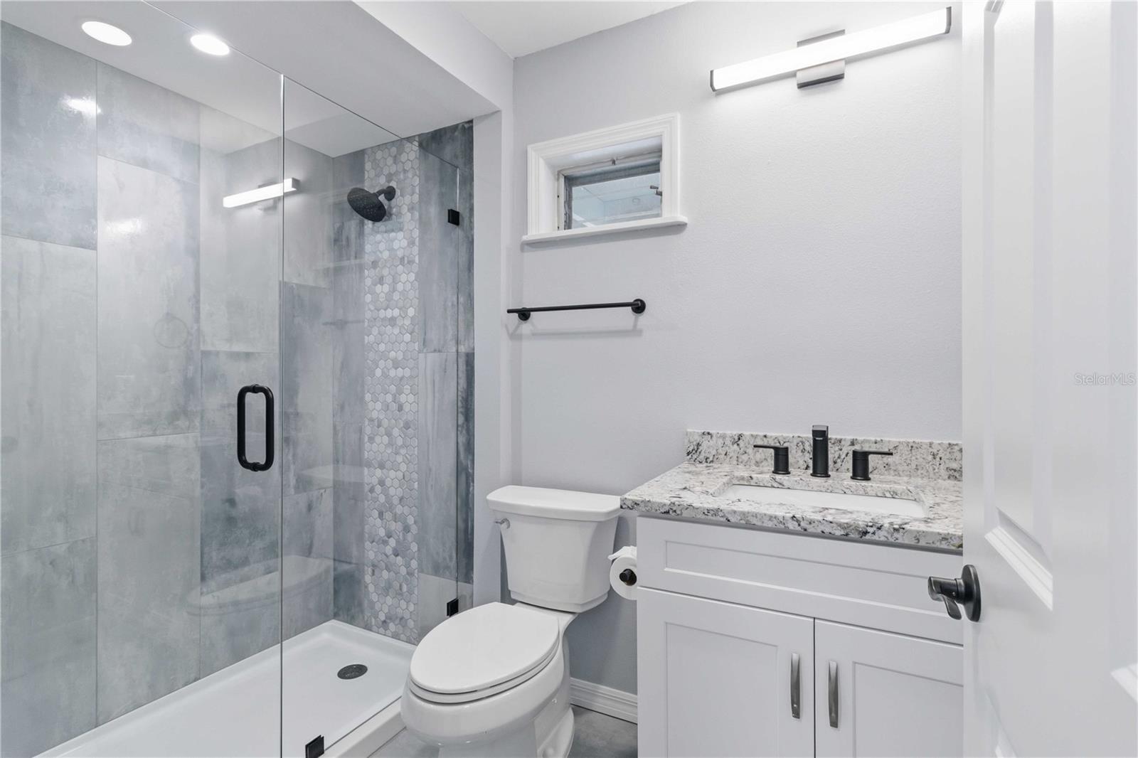 Image 25 of 55 For 607 Manatee Avenue