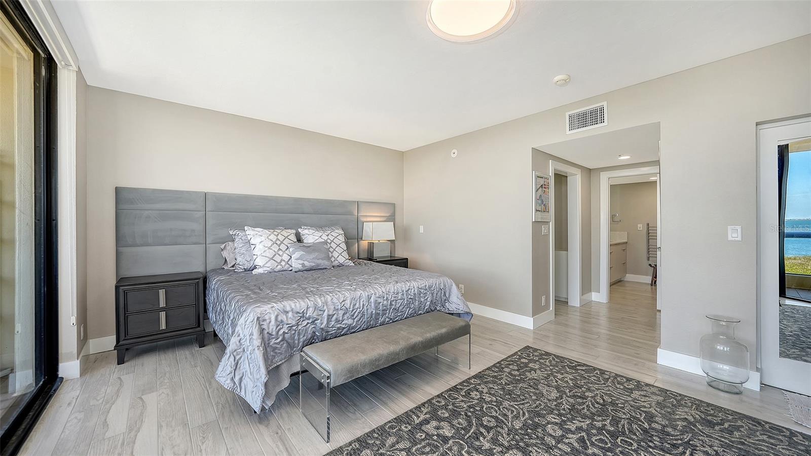 Image 13 of 35 For 2120 Harbourside Drive 623