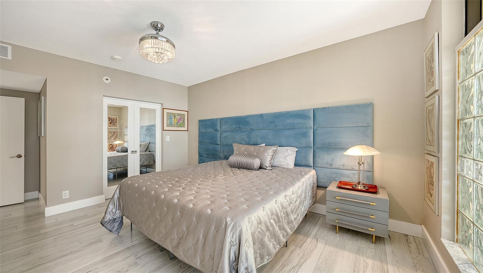 Image 16 of 35 For 2120 Harbourside Drive 623