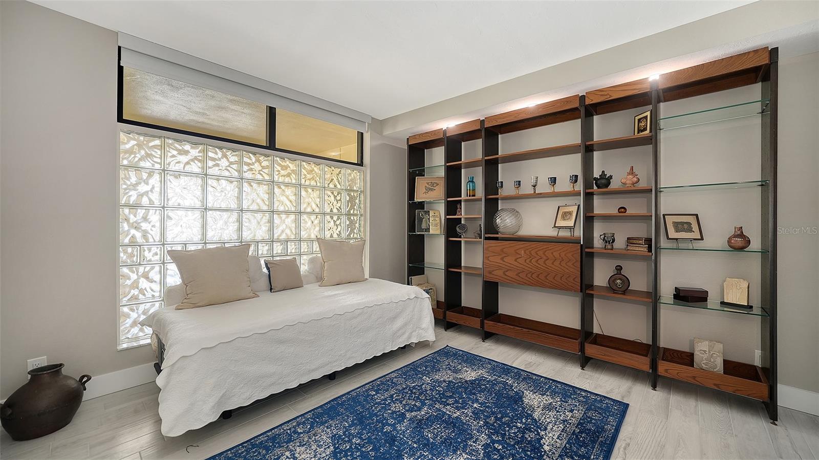 Image 19 of 35 For 2120 Harbourside Drive 623