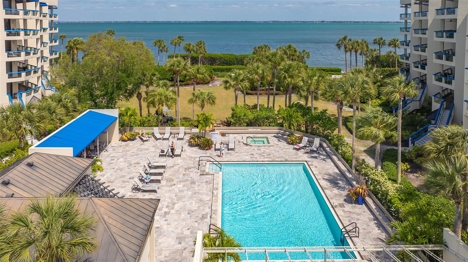 Image 24 of 35 For 2120 Harbourside Drive 623