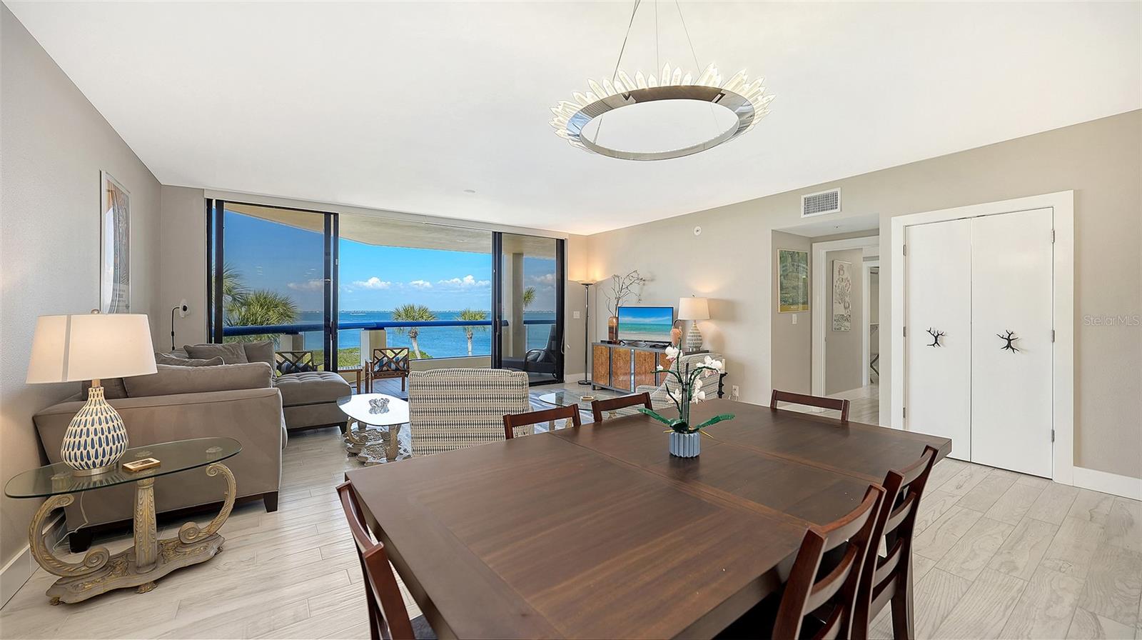 Image 6 of 35 For 2120 Harbourside Drive 623