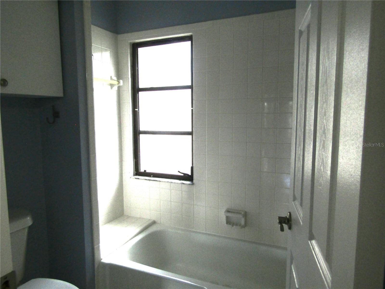 Image 13 of 25 For 2405 Crispin Court E1