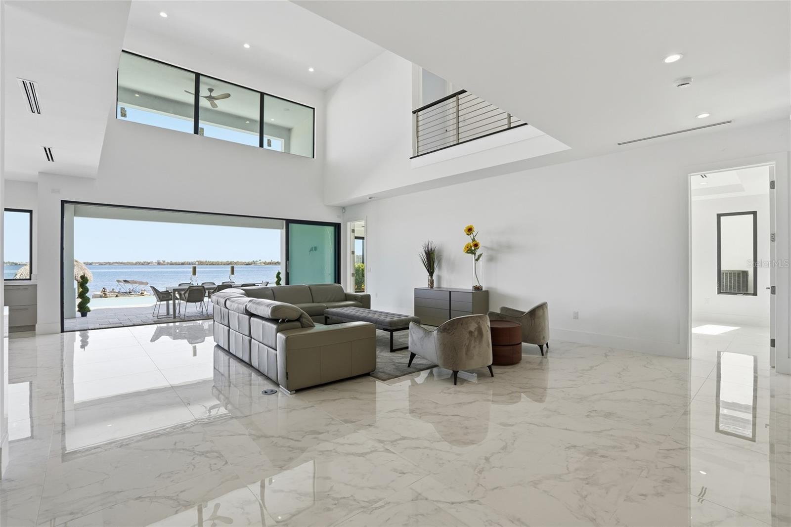 Image 10 of 76 For 5735 Riverside Drive