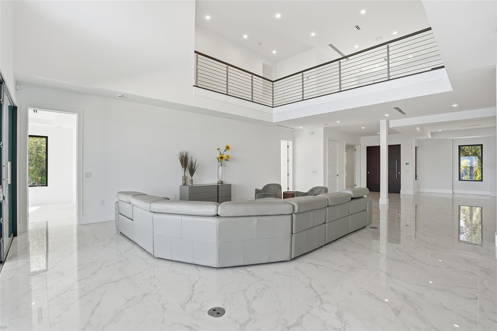 Image 11 of 76 For 5735 Riverside Drive