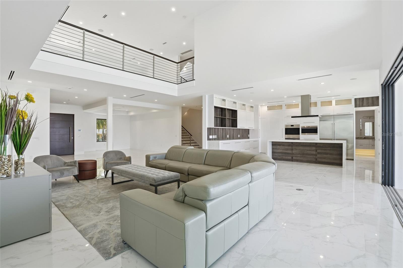 Image 13 of 76 For 5735 Riverside Drive