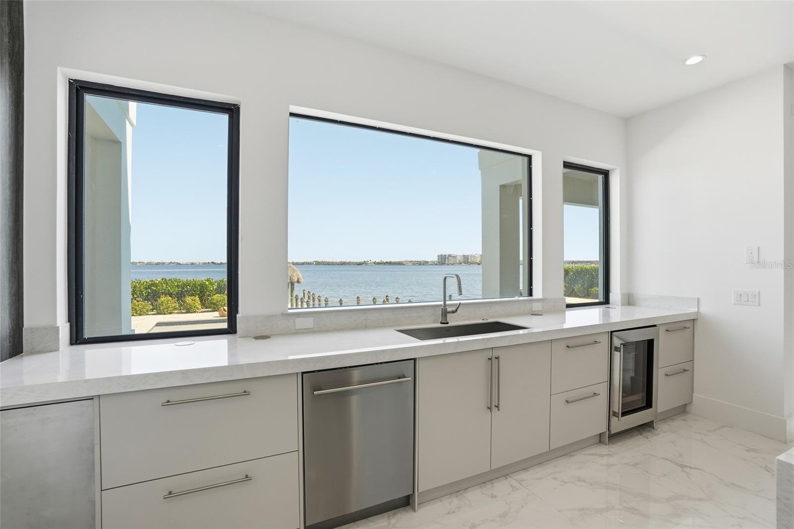 Image 16 of 76 For 5735 Riverside Drive