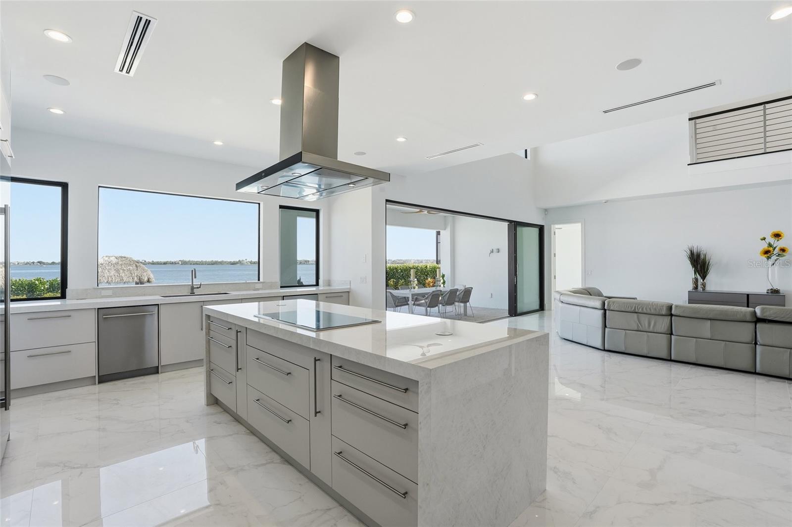 Image 17 of 76 For 5735 Riverside Drive