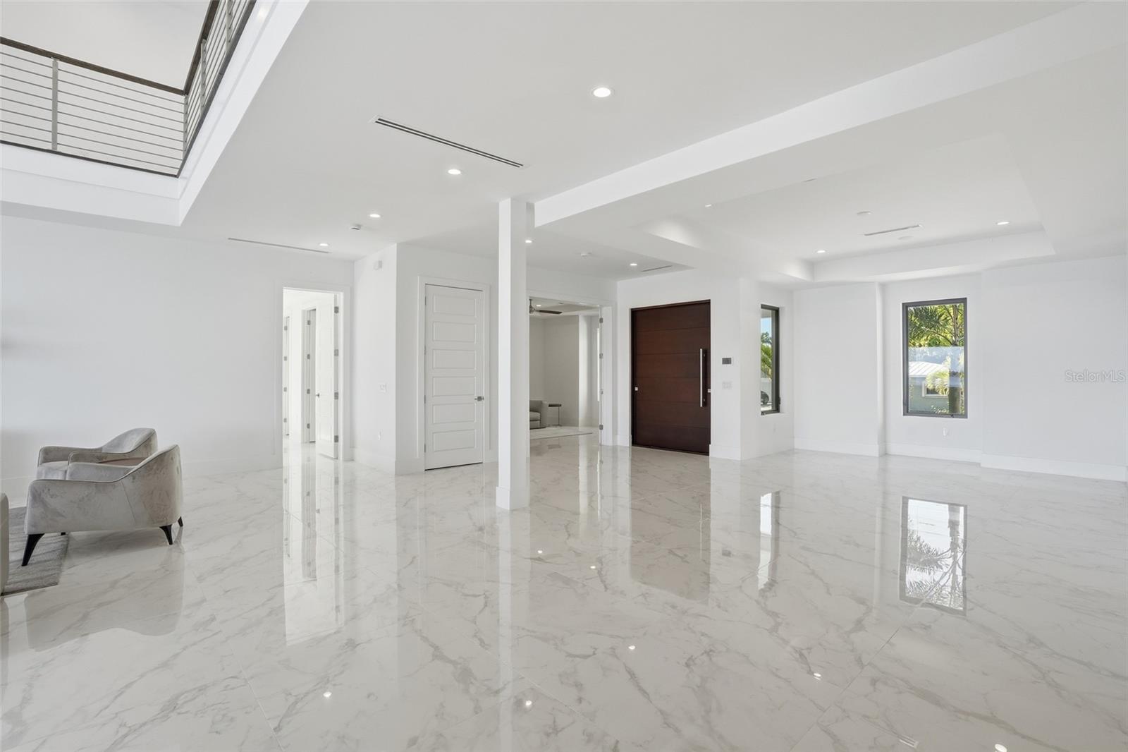 Image 20 of 76 For 5735 Riverside Drive