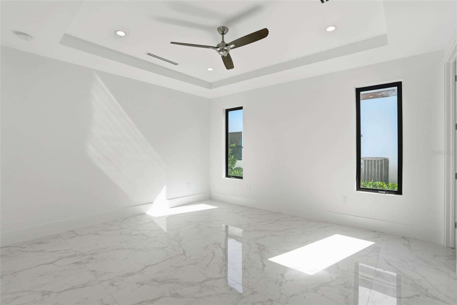 Image 28 of 76 For 5735 Riverside Drive