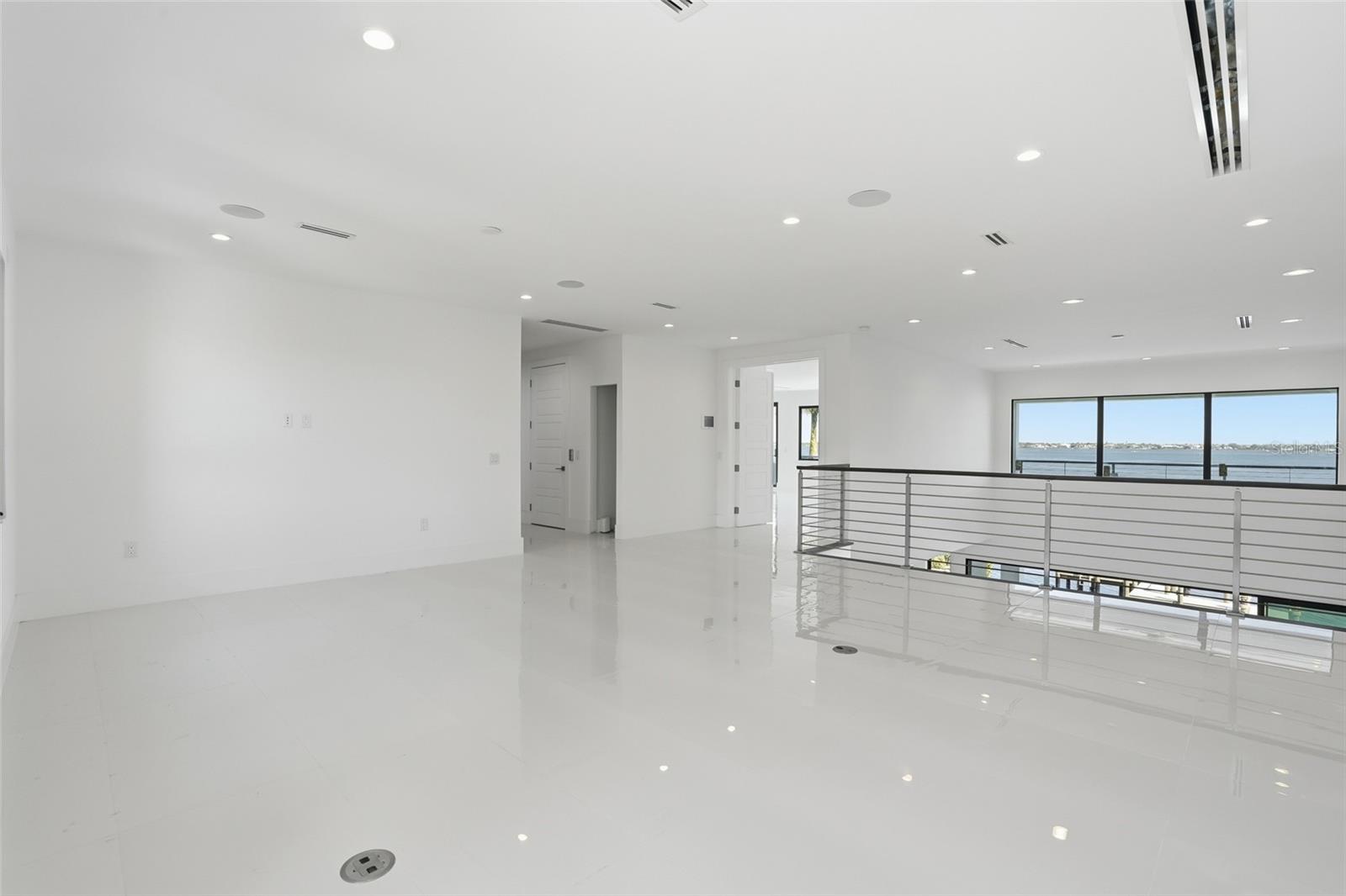 Image 31 of 76 For 5735 Riverside Drive