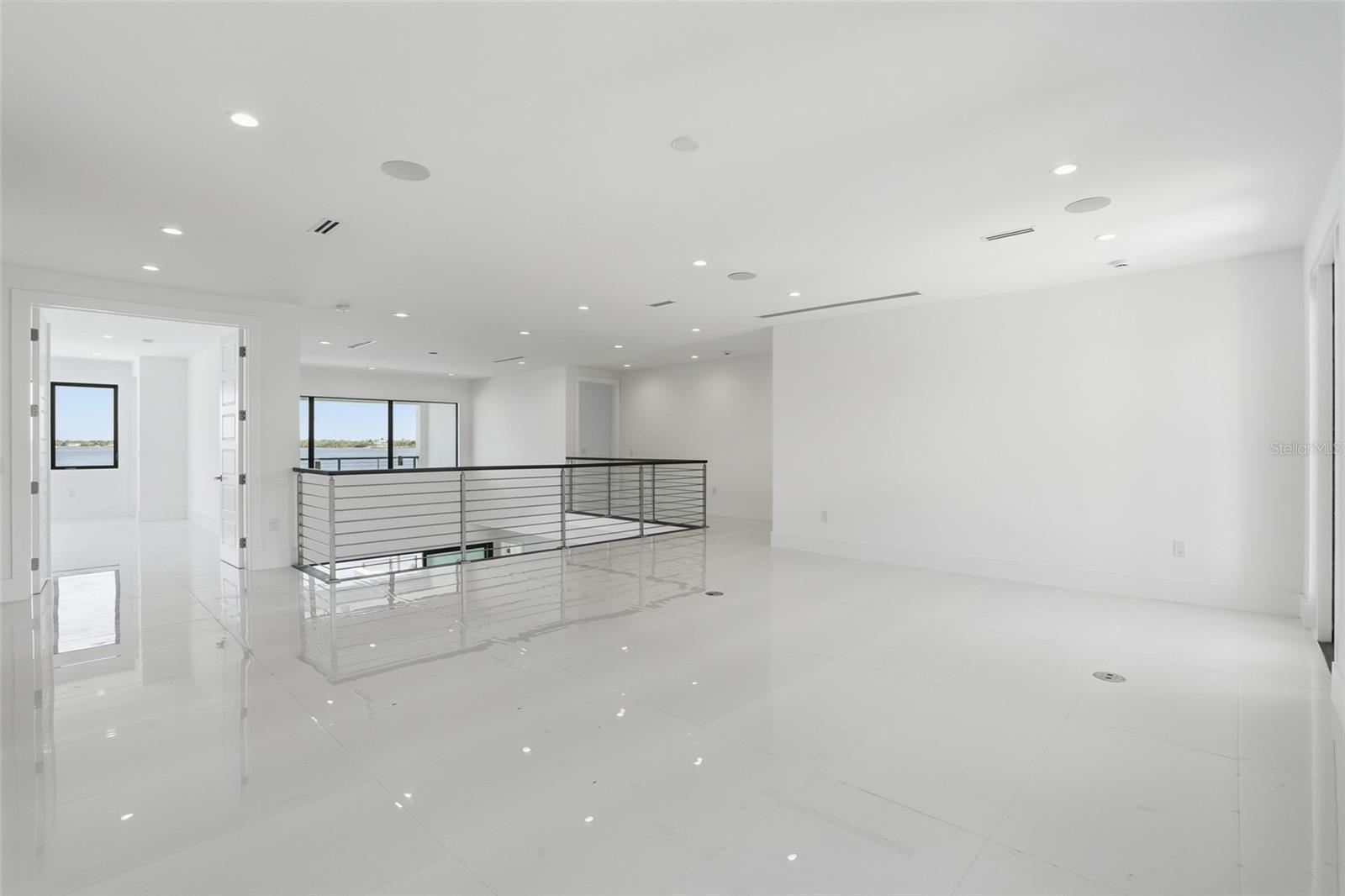 Image 32 of 76 For 5735 Riverside Drive