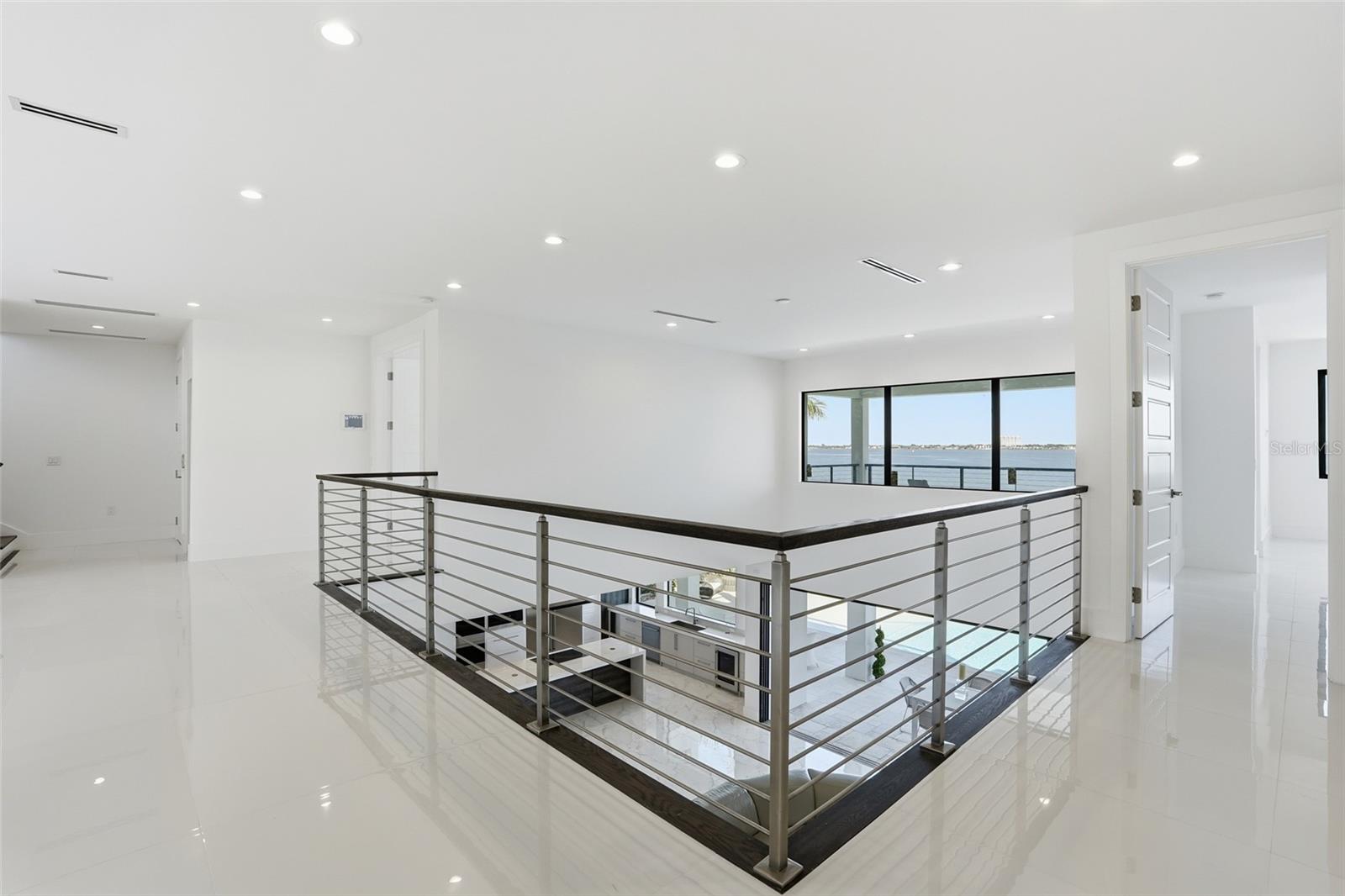 Image 34 of 76 For 5735 Riverside Drive